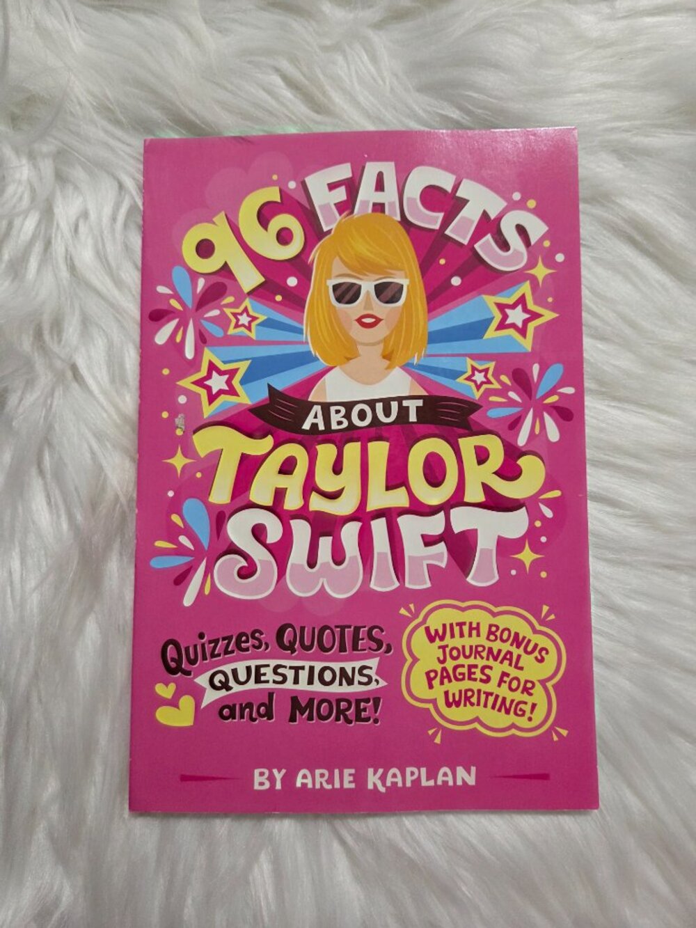 Taylor Swift Book Bundle - Picture 5 of 14